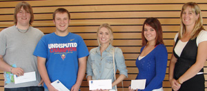 Billie-Jo Crandall, NLC Financial Aid
officer (right), with NLC Foundation
Entrance Award recipients Aidan Goulet,
Colton Rand, Amanda Enyedy, and April
Dundas. 