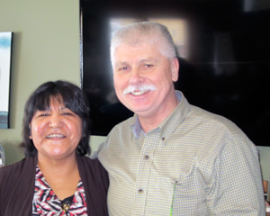 NLC Aboriginal Student Advisor Theresa
Gladue thanks Jeff Beale, Encana's
Aboriginal Relations Advisor. 